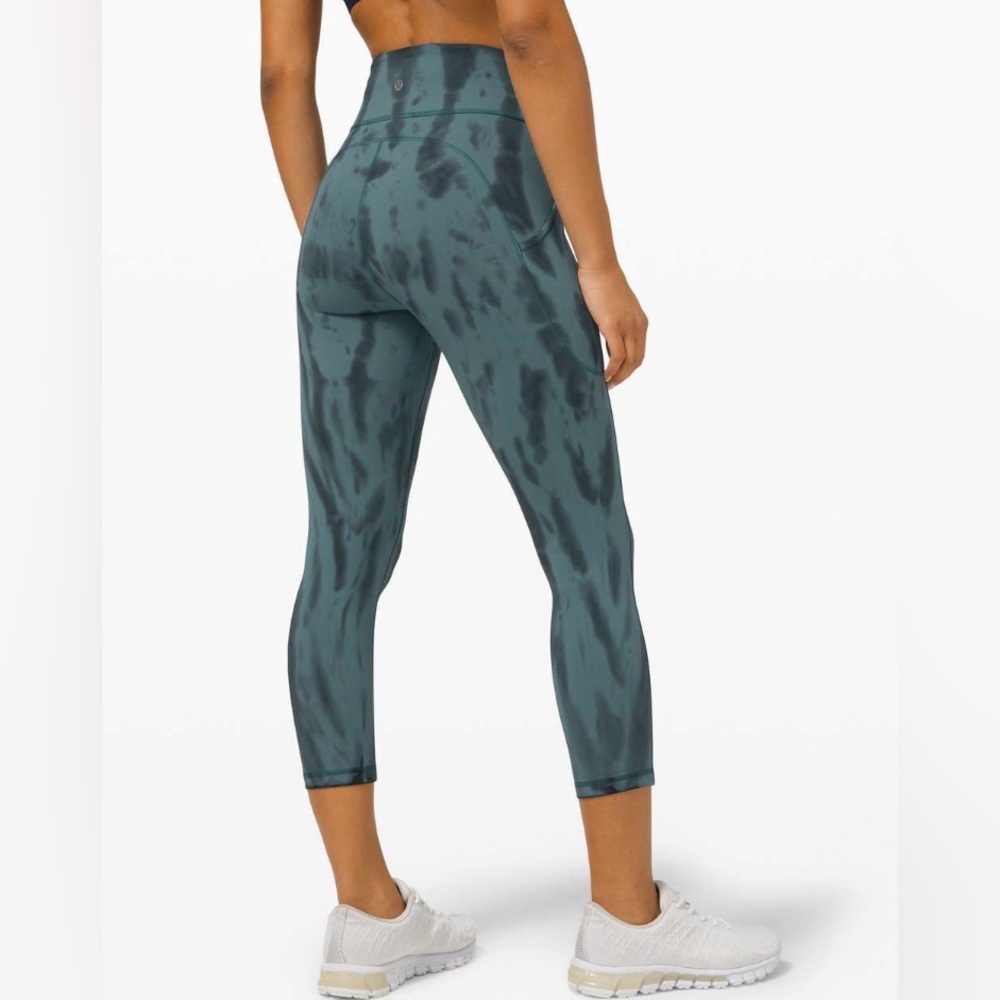 Lululemon Invigorate High-Rise Crop 23”, Size 6